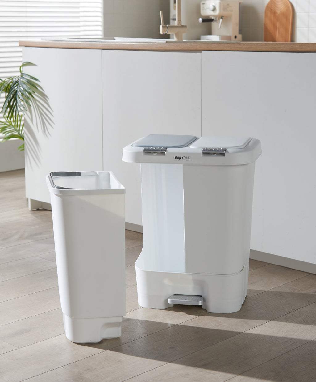 Step N’ Sort garbage bin 40 litre dual compartment for trash and recycling with liners